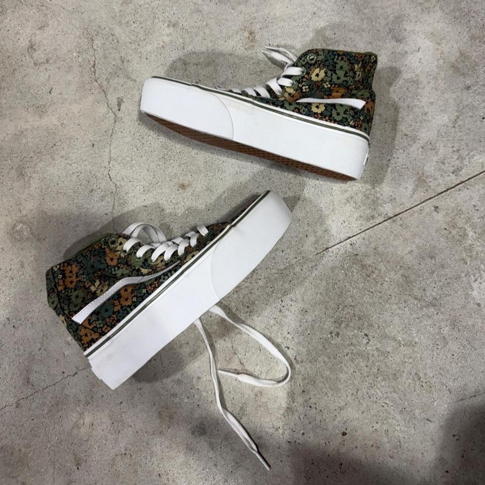 Vans Platform Floral Camo Sneakers Women's 6.5 Green Canvas Shoes High Top